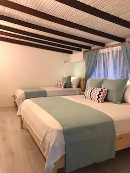 Karakedi Beach Bungalow