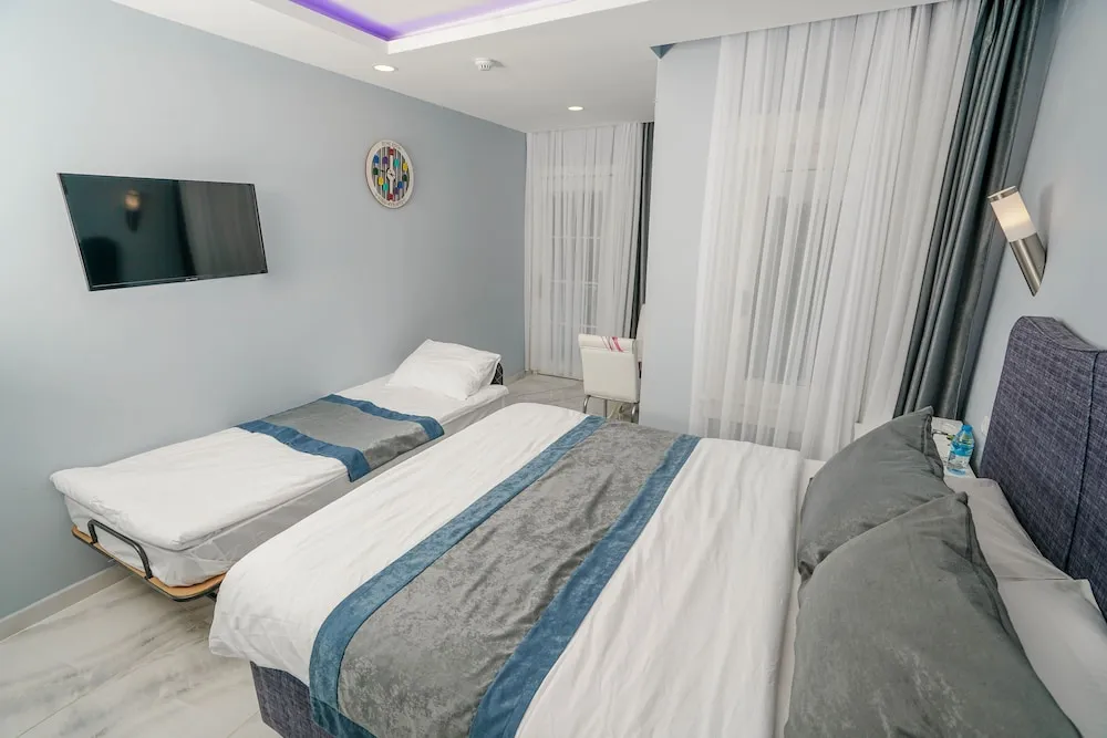 Business Üç Kişilik Oda