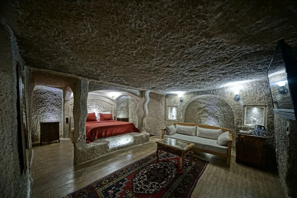 Double Cave Room
