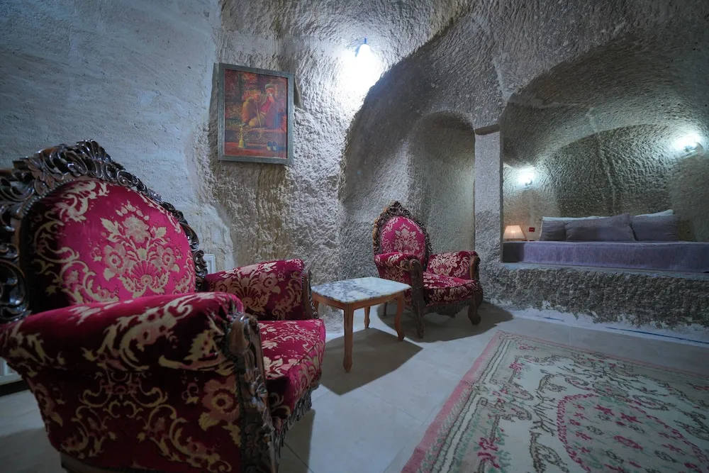 Double Cave Room