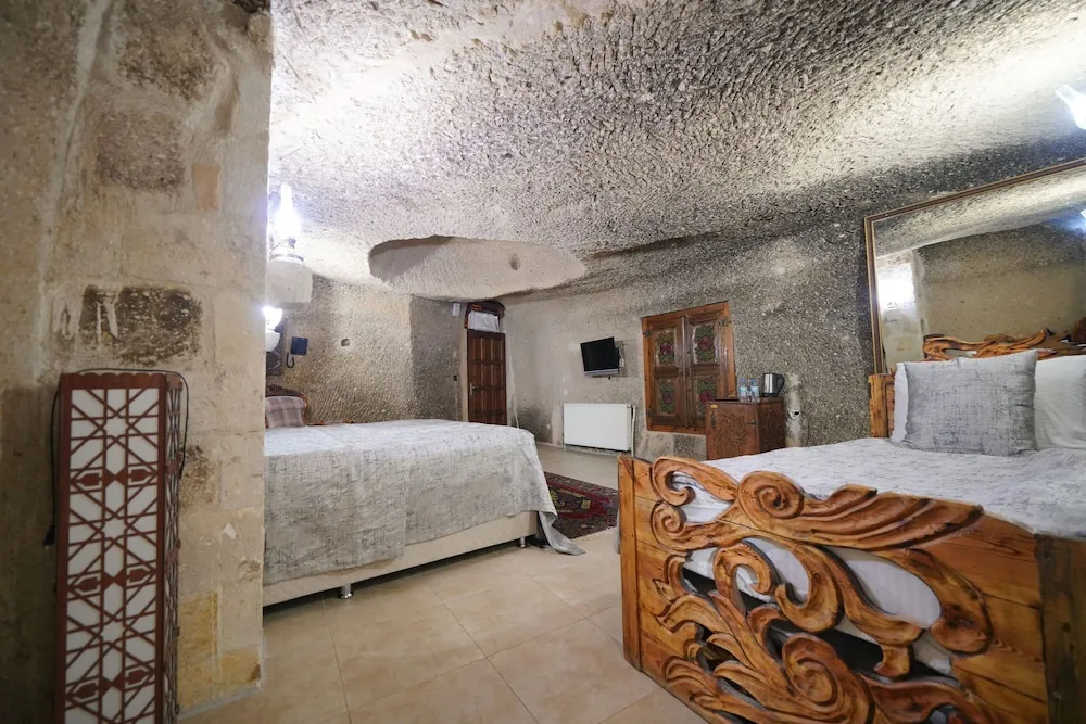 Double Cave Room