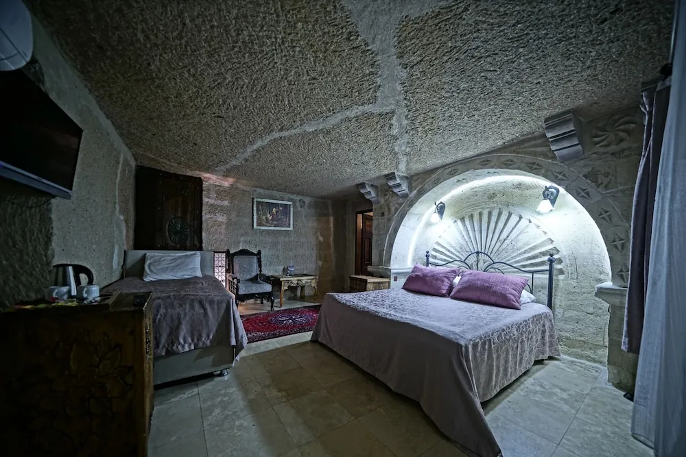 Double Cave Room