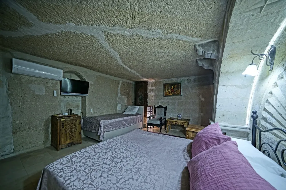 Double Cave Room