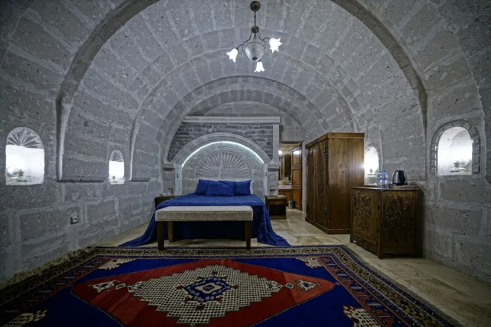 Double Arch Stone  Room