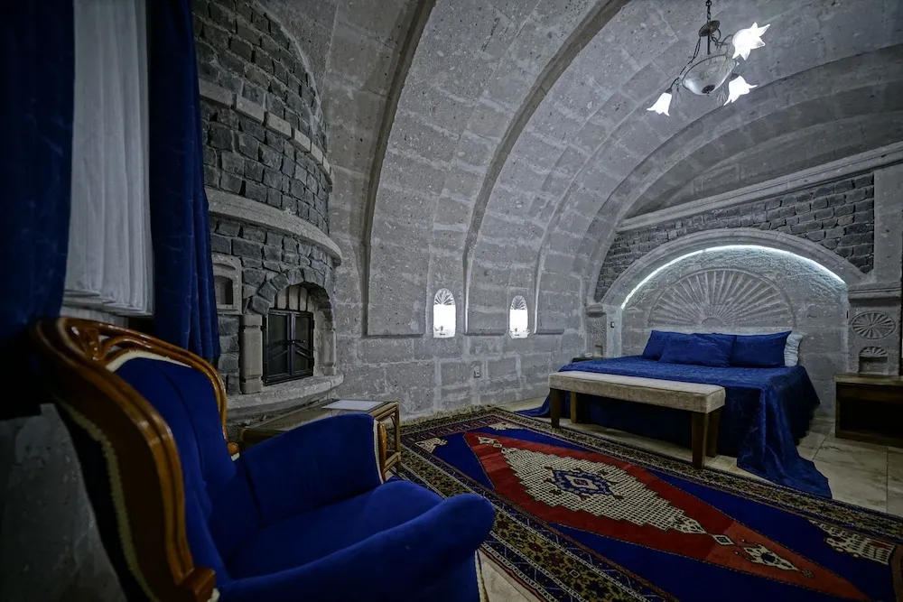 Double Arch Stone  Room