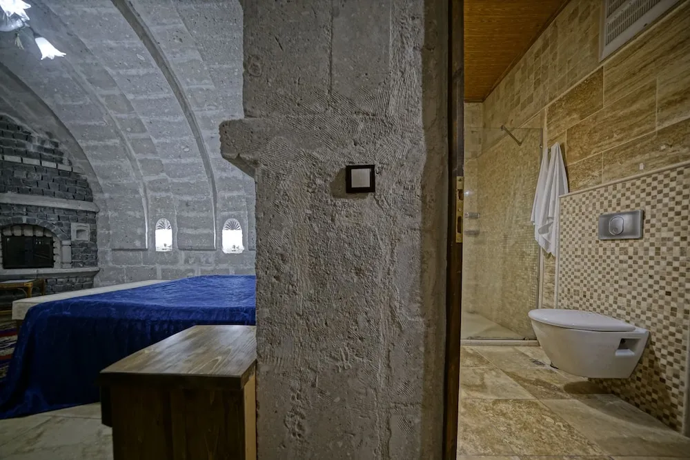 Double Arch Stone  Room