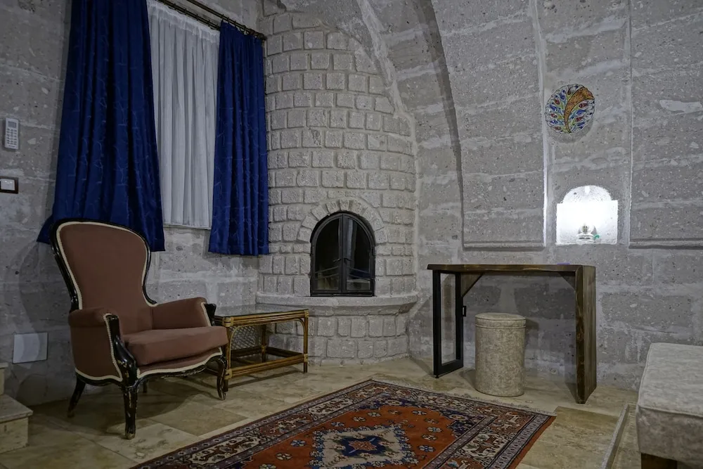 Double Arch Stone  Room