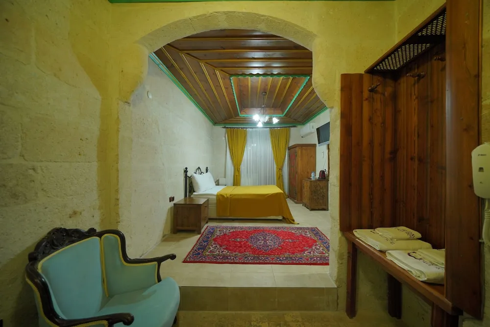 Double Arch Stone  Room