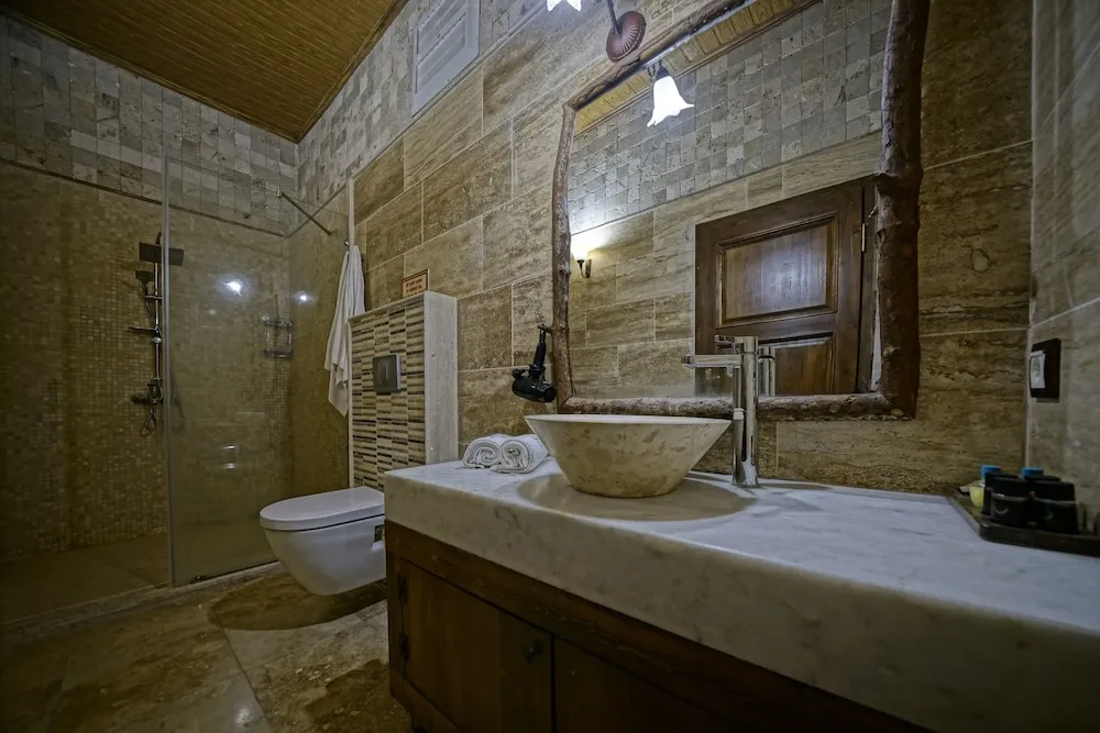 Double Arch Stone  Room