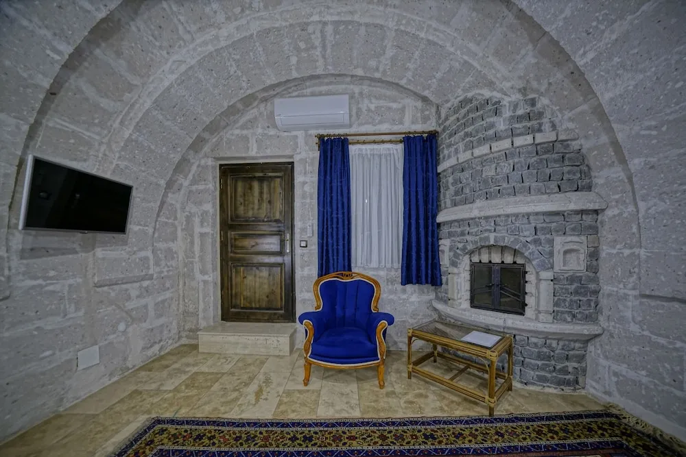 Double Arch Stone  Room