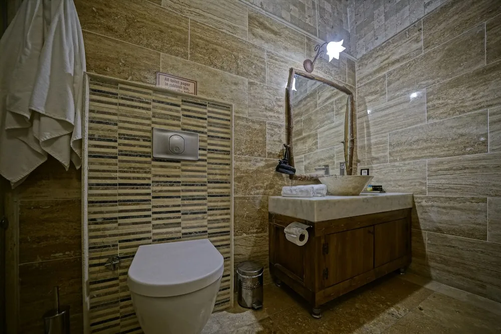 Double Arch Stone  Room