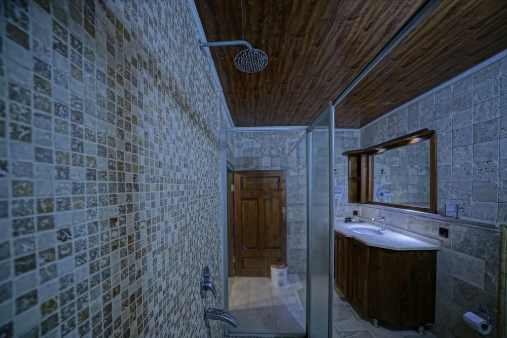 Double Arch Stone  Room