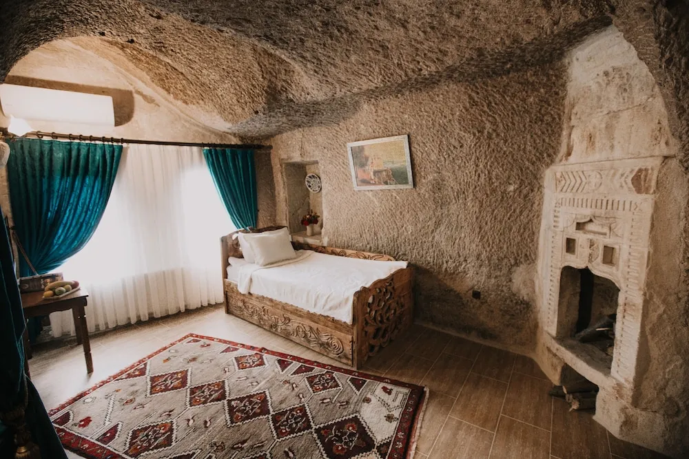 Sultan Cave Suite