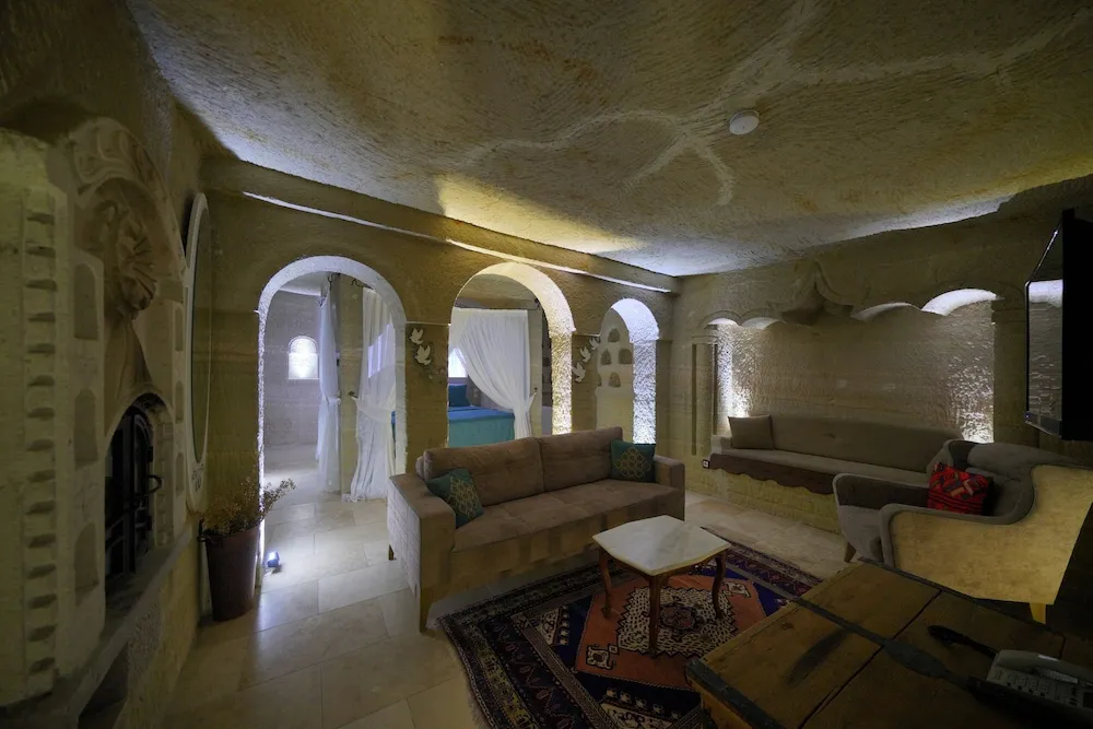 Sultan Cave Suite