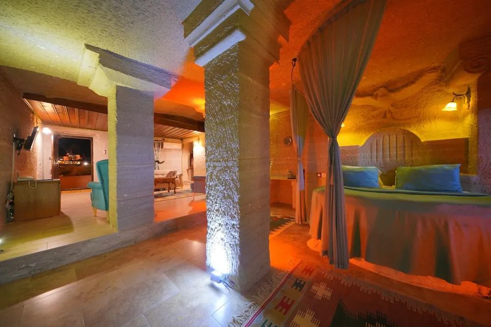 Sultan Cave Suite