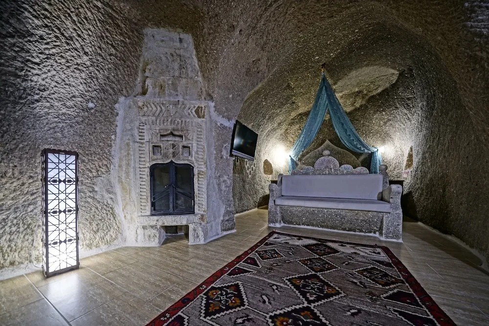 Sultan Cave Suite