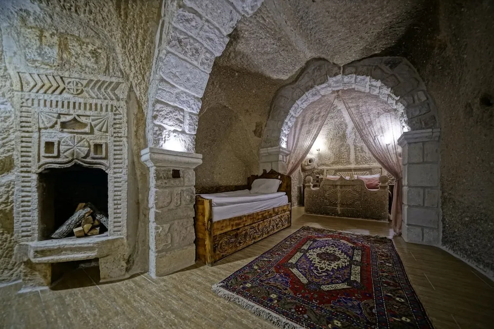 Sultan Cave Suite