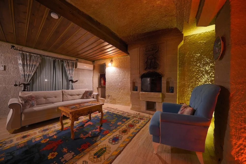 Sultan Cave Suite