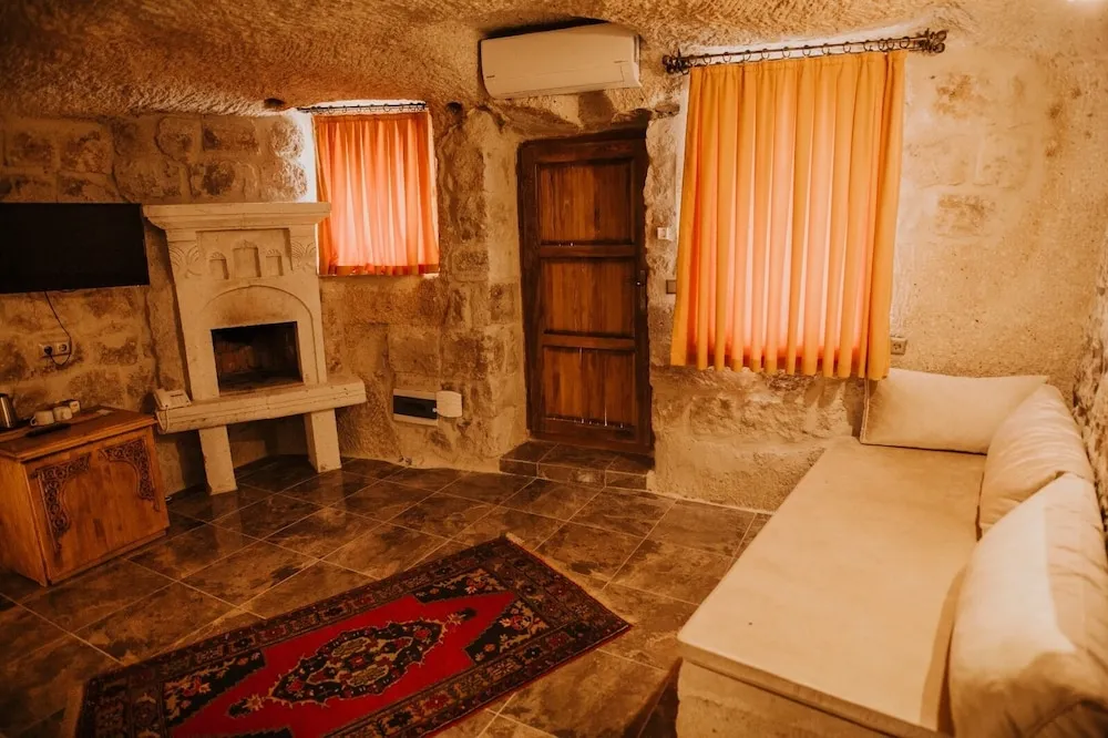 Sultan Cave Suite
