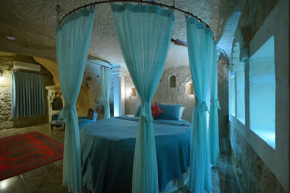 Sultan Cave Suite