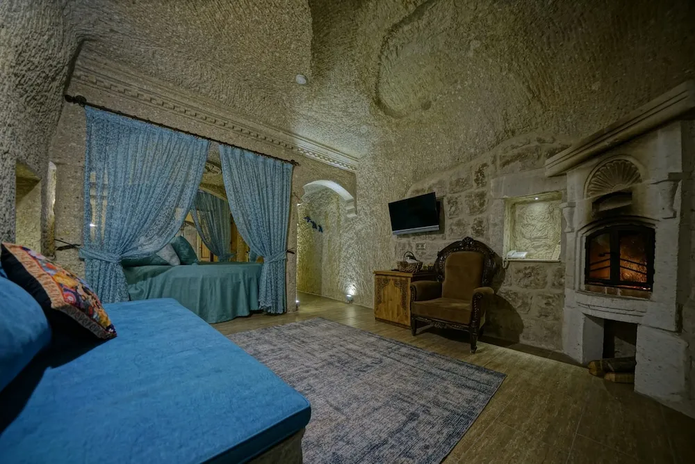 Sultan Cave Suite