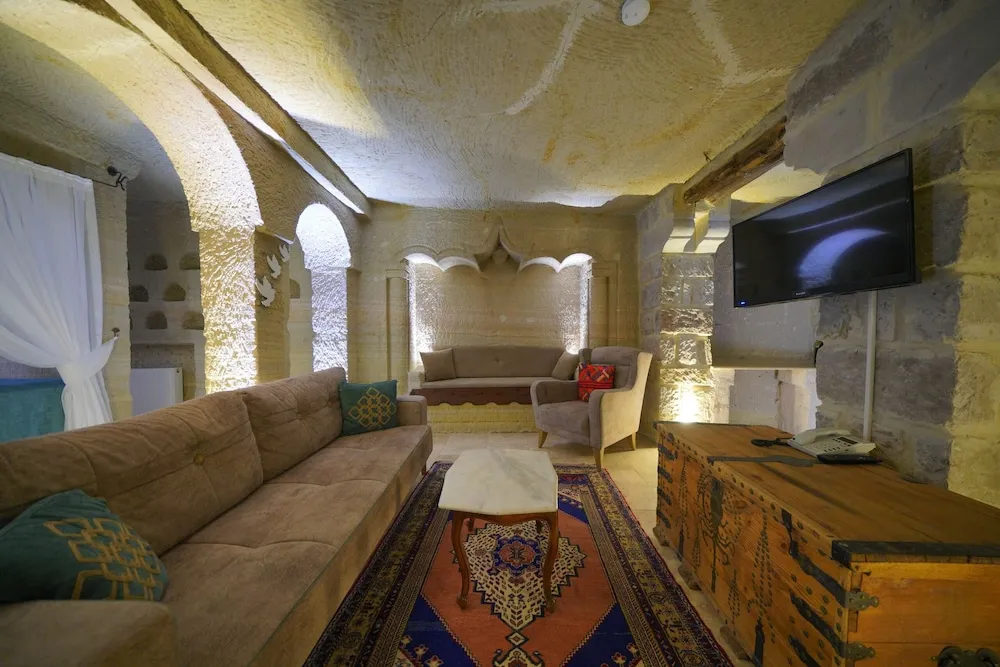 Sultan Cave Suite