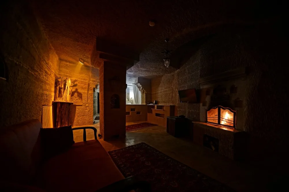 Sultan Cave Suite