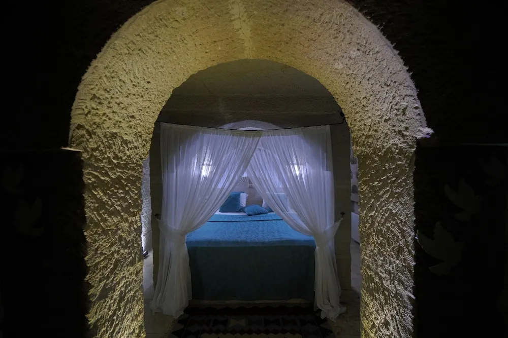 Sultan Cave Suite