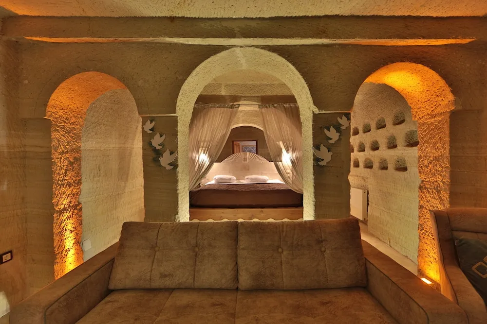 Sultan Cave Suite
