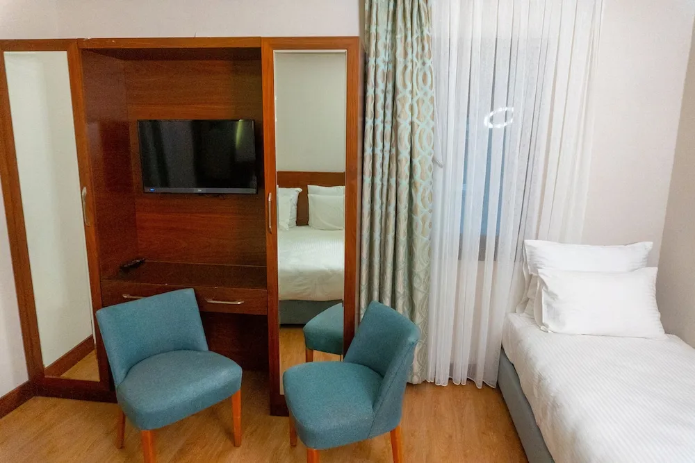 Deluxe Üç Kişilik Oda