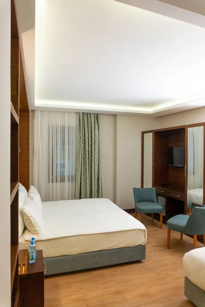 Deluxe Üç Kişilik Oda