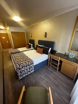 Gimat Otel