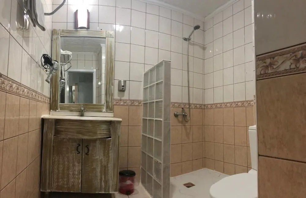 Standard Tek Büyük Yataklı Oda