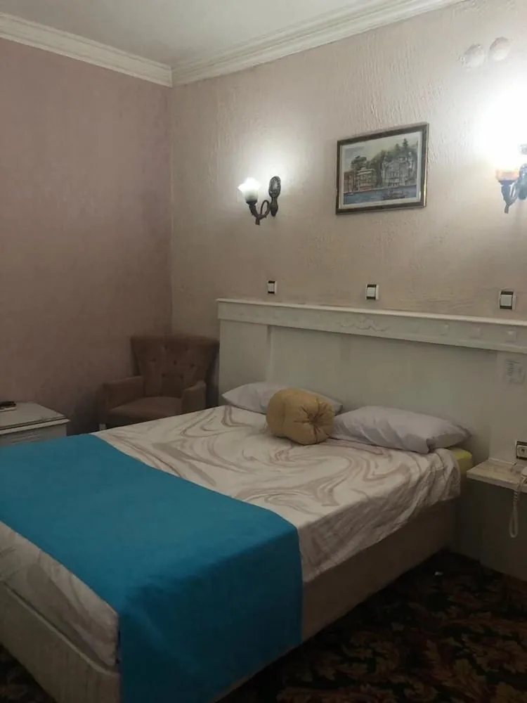 Standard Tek Büyük Yataklı Oda