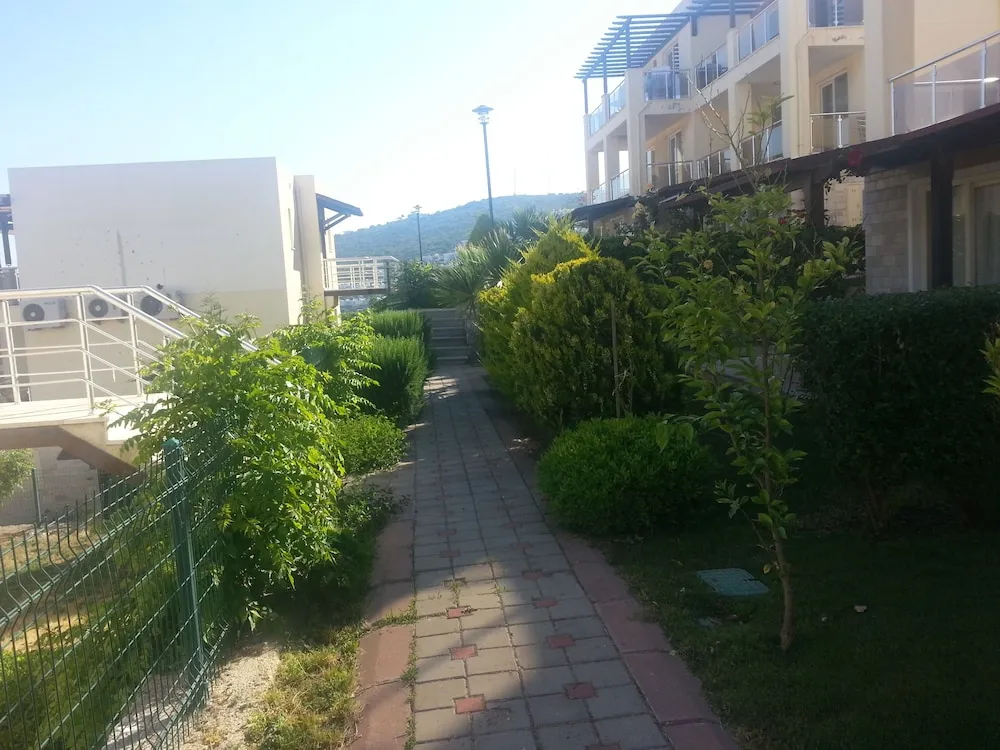 Apart Daire, 1 Yatak Odası, Göl Manzaralı