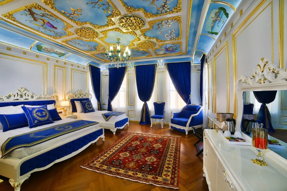 Mansion Triple Suite with Free Spa Access (Self use & Shared)