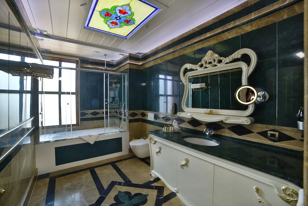 Mansion Royal Suite with Free Spa Access (Self use & Shared)