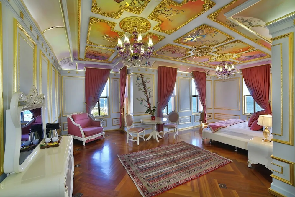 Mansion Royal Suite with Free Spa Access (Self use & Shared)