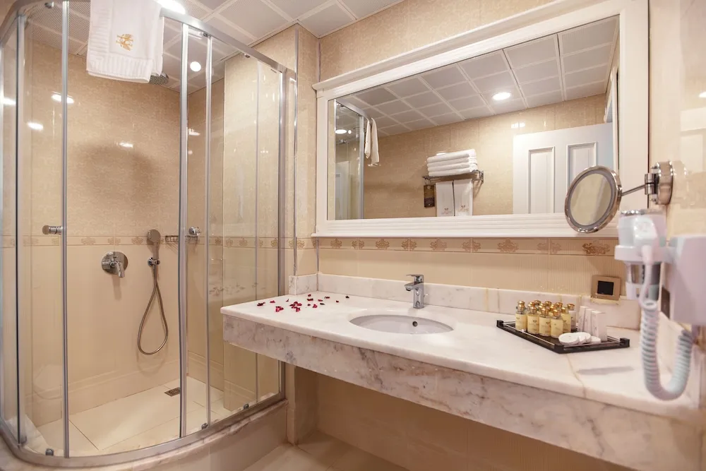 Deluxe Room with Sea View with Free Spa Access (Self use & Shared)