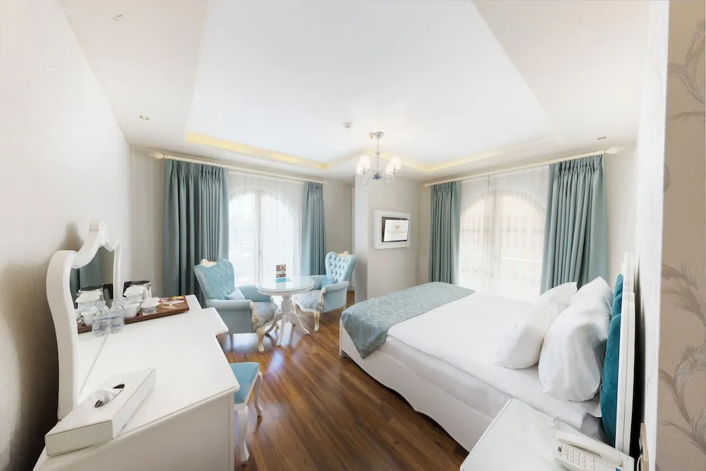Deluxe Room with Sea View with Free Spa Access (Self use & Shared)