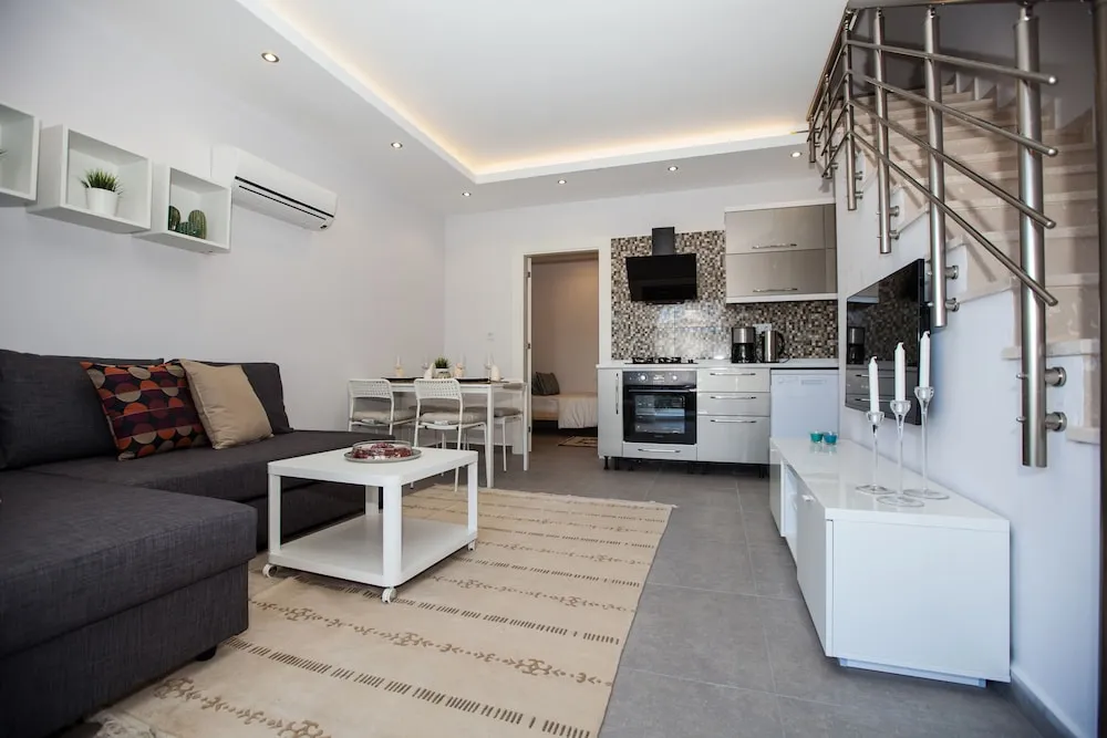 Family Dubleks, Bahçeli