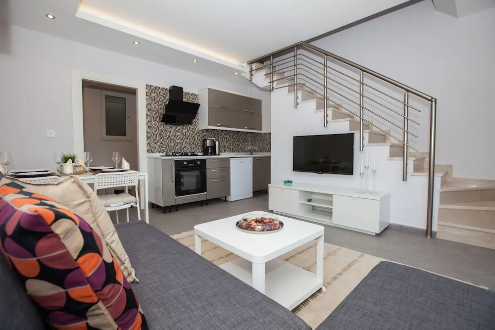 Family Dubleks, Bahçeli