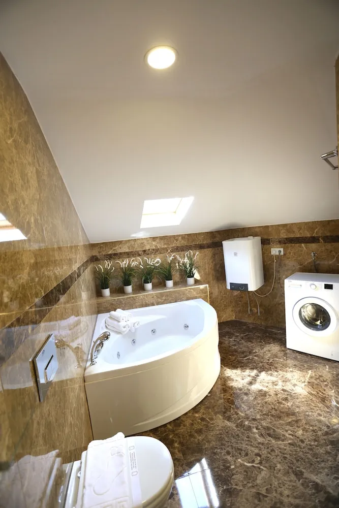 Deluxe Dubleks, Sıcak Su Küveti (Attic)