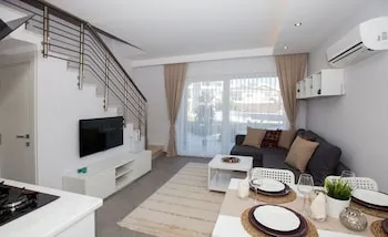 Truemar Hotels & Suites