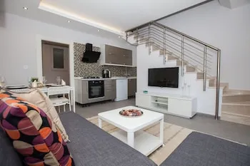 Truemar Hotels & Suites