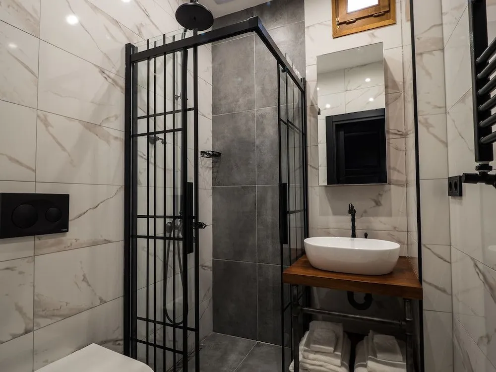 Standard Tek Büyük Yataklı Oda