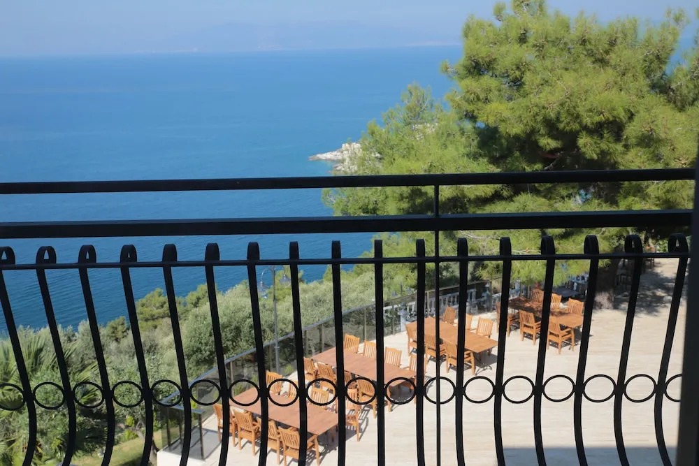 Family Oda, Kısmi Deniz Manzaralı