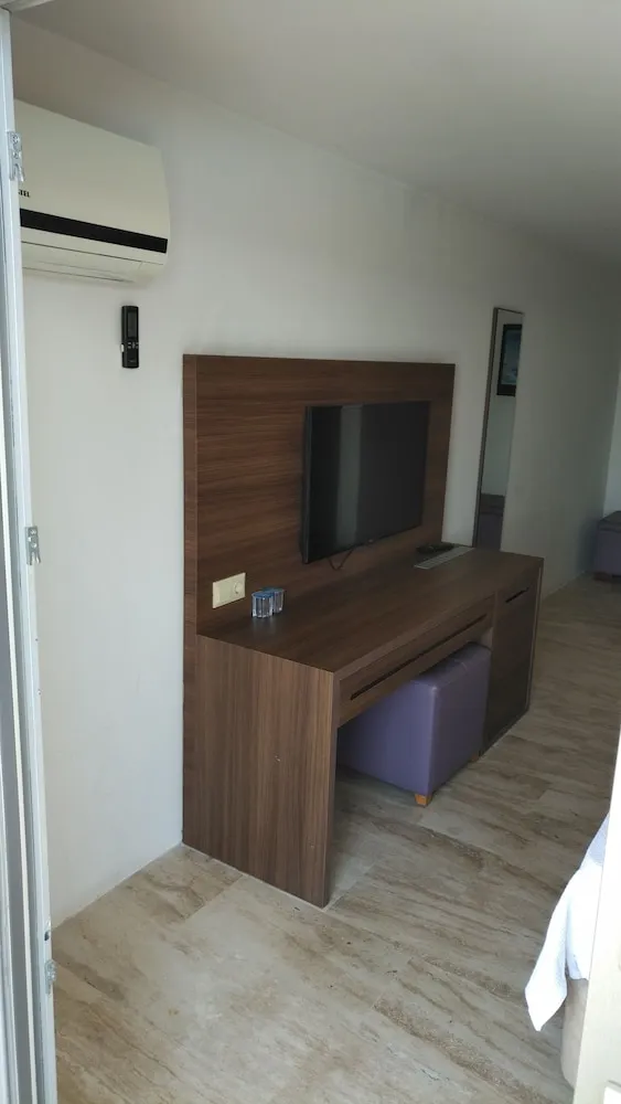 Comfort İki Ayrı Yataklı Oda, Havuz Manzaralı