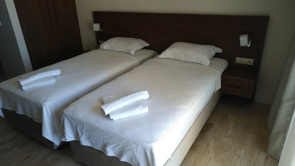 Comfort İki Ayrı Yataklı Oda, Havuz Manzaralı