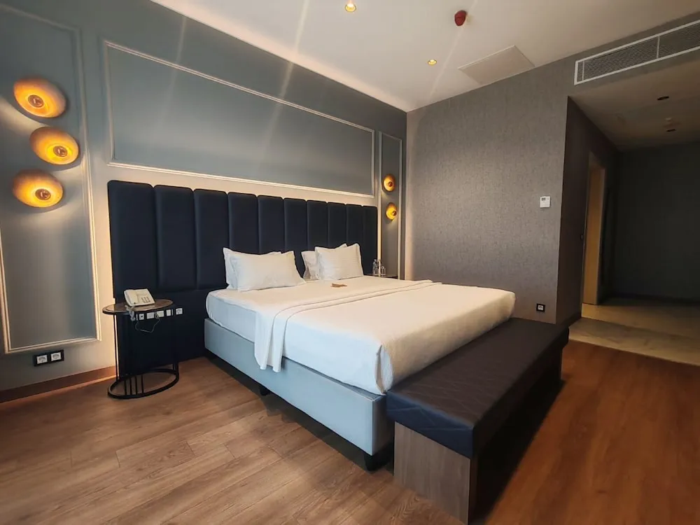 Deluxe Suite Room